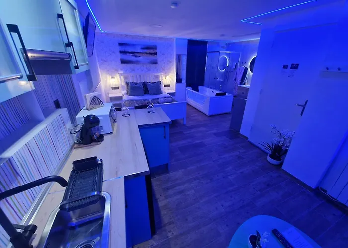 Apartamento Abierto Con Banera De Hidromasaje