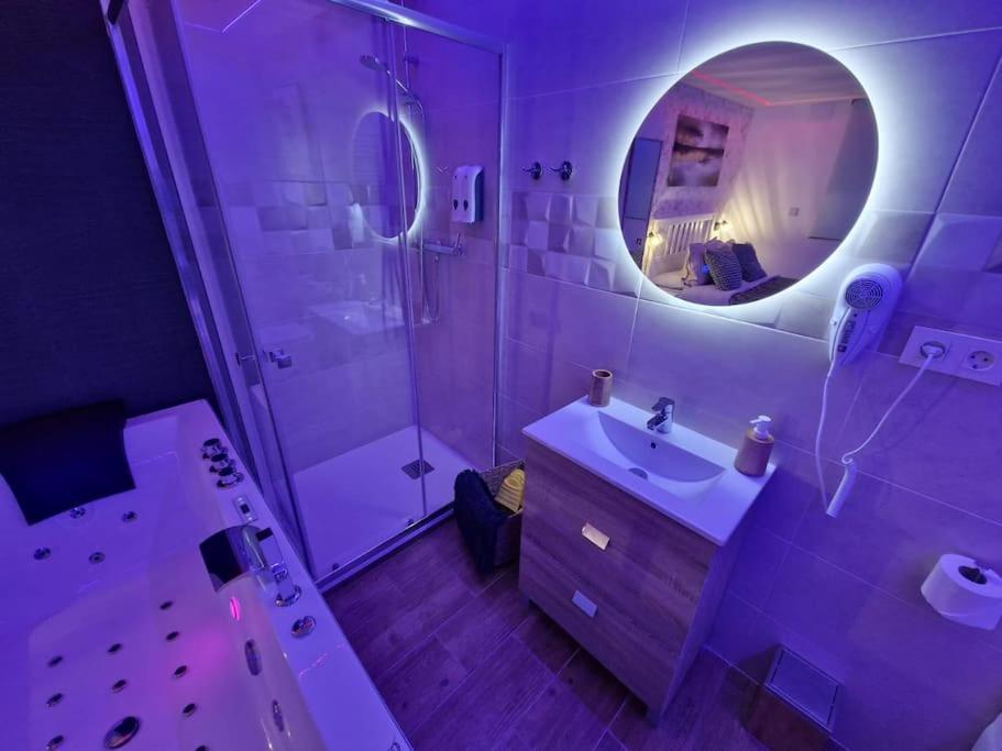 Apartment Abierto Con Banera De Hidromasaje